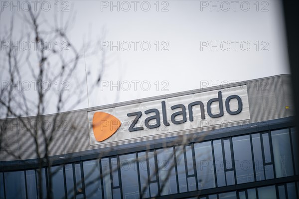 The lettering of the Zalando company at their location in Berlin. 04.02.2022.