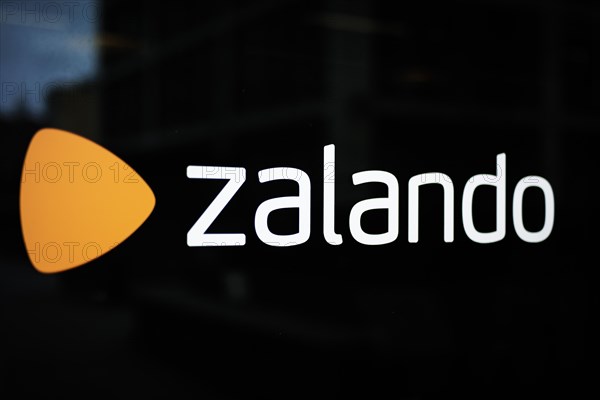 The lettering of the Zalando company at their location in Berlin. 04.02.2022.