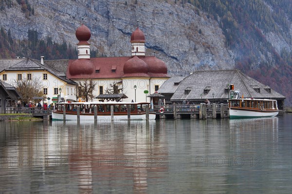 Boat with tourists in front of the Sankt Bartholomae