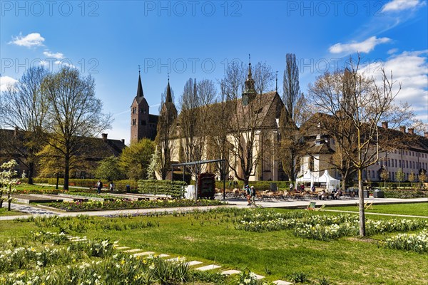 Remtergarten with view of the Carolingian Westwerk