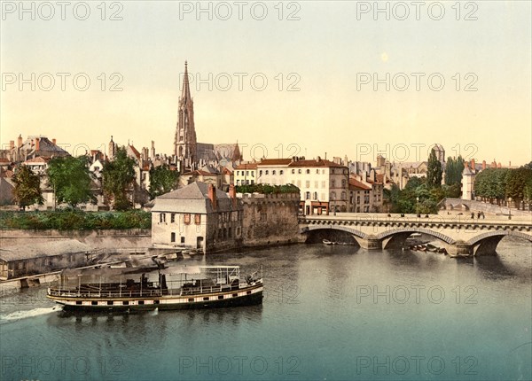 The Middle Bridge and the Jungfernwehr in Metz