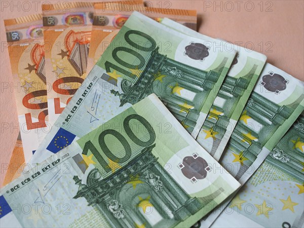 50 and 100 Euro notes