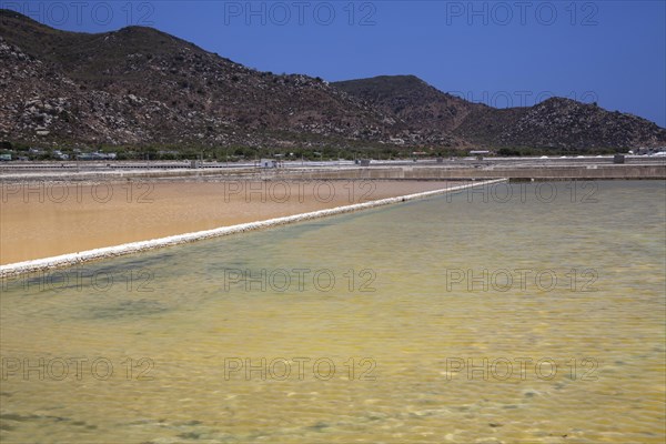 Salt fields for salt production