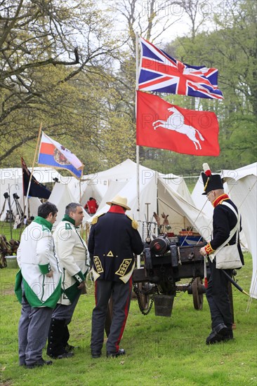 Soldiers with cannon