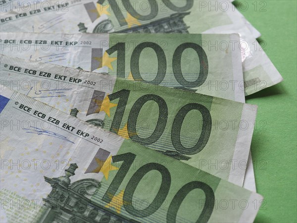 100 Euro banknotes money