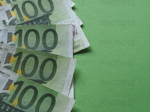 100 Euro banknotes money