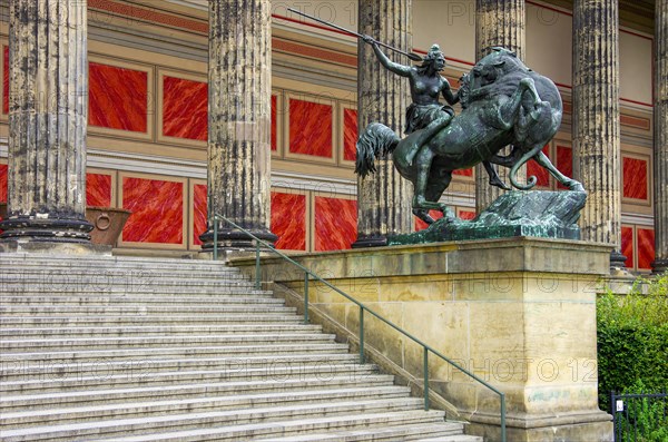 Bronze sculpture of a mounted Amazon