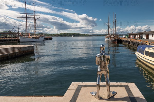 Diver sculpture