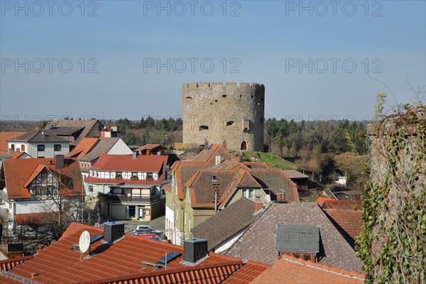Tower and bulwark