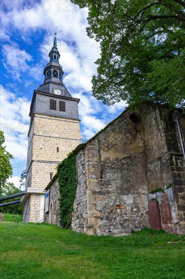 The inclined 56 m high tower of the Oberkirche