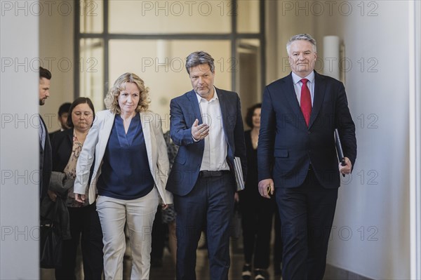 (L-R) Steffi Lemke (Buendnis 90 Die Gruenen), Federal Minister for the Environment, Nature Conservation, Nuclear Safety and Consumer Protection, Robert Habeck (Buendnis 90 Die Gruenen), Federal Minister for Economic Affairs and Climate Protection and Vice Chancellor, and Mathias Cormann, Secretary-General of the OECD (Organisation for Economic Co-operation and Development), recorded at the press conference prior to the handover of the OECD Environment Review Report to the Federal Minister for the Environment and the OECD Economic Report to the Federal Minister for Economic Affairs