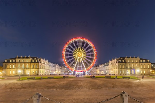 Ferris wheel in the courtyard of honour of Neues Schloss