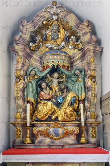 Side altar with Mary