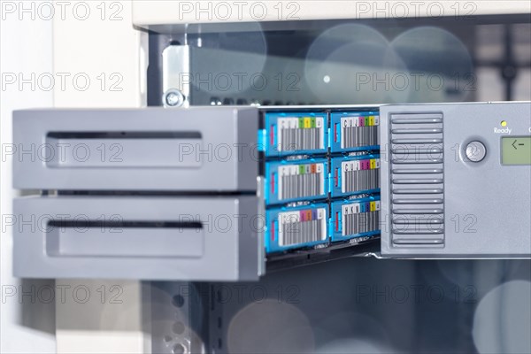 An open professional data backup drive for long-term archiving