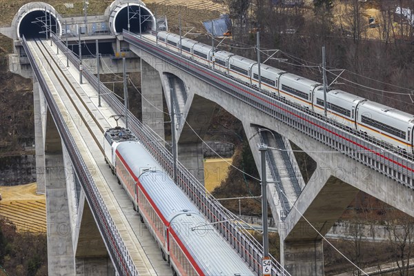 ICE and regional express IRE200 on the Filstal bridge