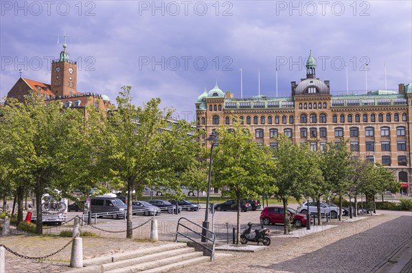 Navigationsskolan and Hetziahuset in Gothenburg