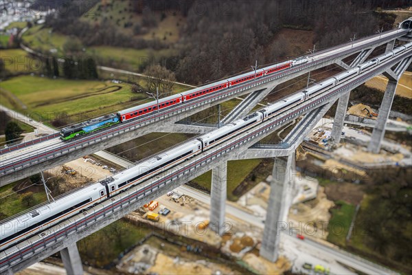 ICE and regional express IRE200 on the Filstal bridge