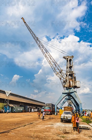 Old cranes in the Port of Kisangani