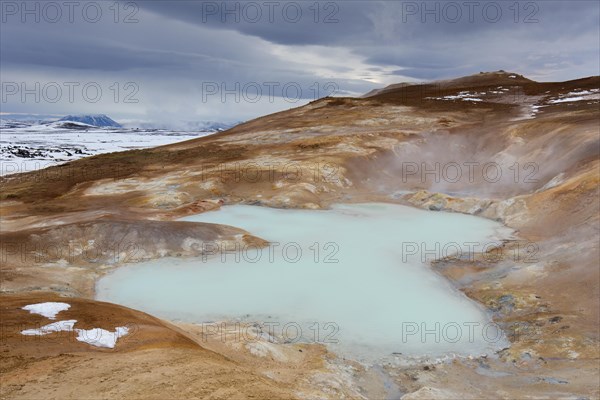 Sulphuric lake at Leirhnjukur