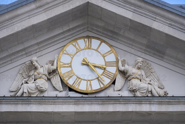 Clock above the portal of the Palazzo della Borsa Vecchia