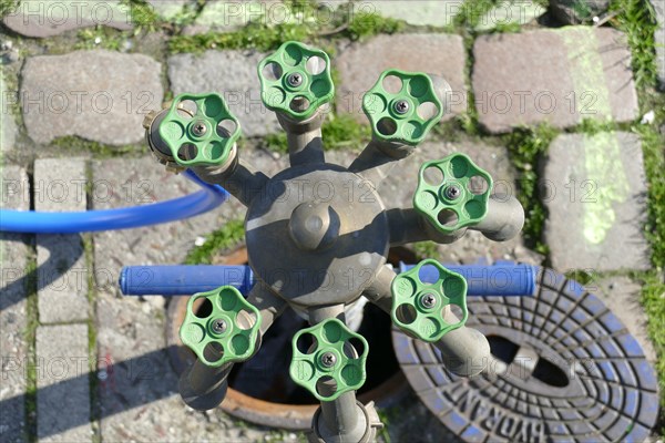 Standpipe with water taps at an underground hydrant