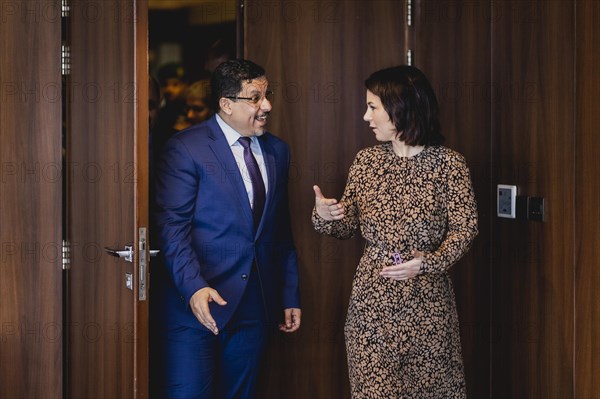 (R-L) Annalena Baerbock (Buendnis 90 Die Gruenen), Federal Minister of Foreign Affairs, and Ahmed Awadh bin Mubarak, Foreign Minister of Yemen, photographed during a joint meeting in Jeddah, 16 May 2023. Baerbock is travelling to Saudi Arabia and Qatar during her three-day trip., Jeddah, Saudi Arabia, Asia