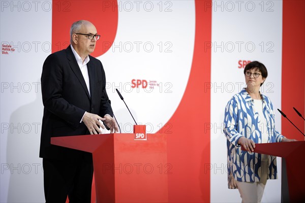 (R-L) Press conference with Saskia Esken, SPD chairperson, and Andreas Bovenschulte, top candidate of the SPD for the parliamentary elections in Bremen, after a hybrid meeting of the SPD presidium on current issues at the Willy Brandt House in Berlin, 08 May 2023., Berlin, Germany, Europe