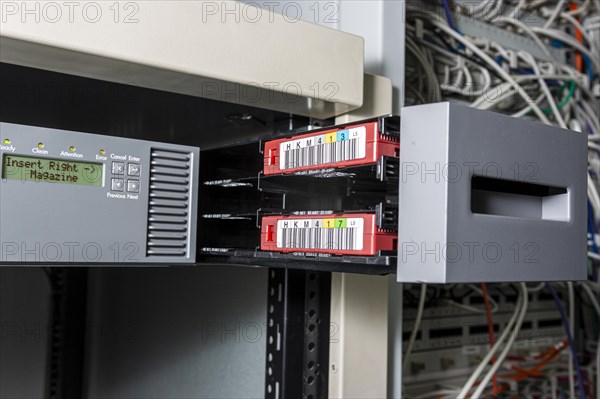 An open professional data backup drive for long-term archiving