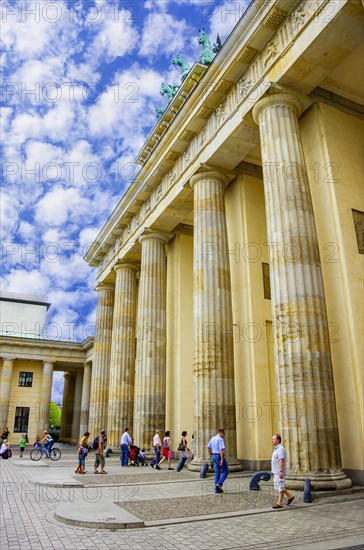 Tourist situation in front of the Brandenburg Gate