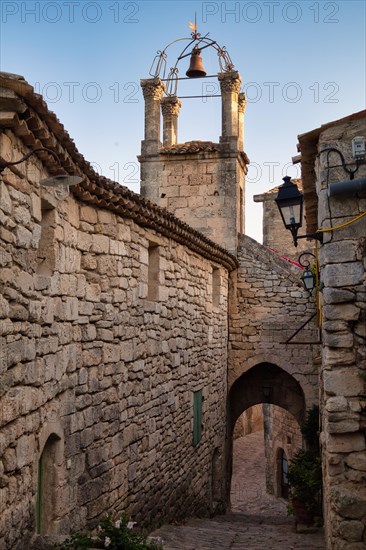 In the alleys of Lacoste