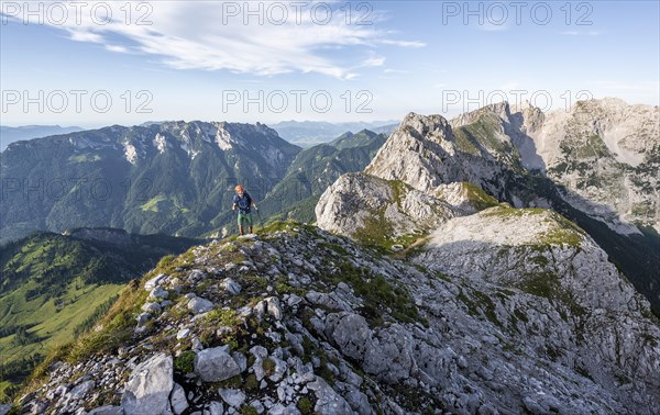 Mountaineers at the summit of the Scheffauer