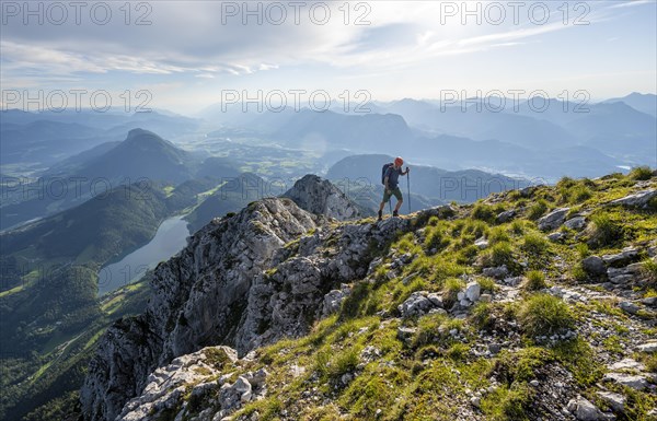 Mountaineers at the summit of the Scheffauer