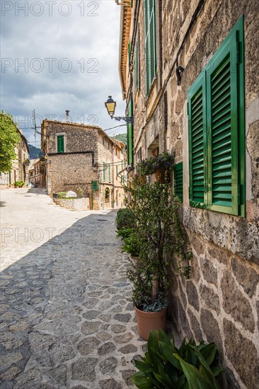 Street in the old town of Mallorca