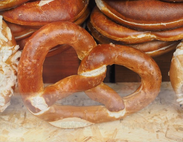 Pretzel bread