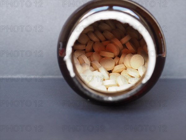 Vitamin C and D3 tablets