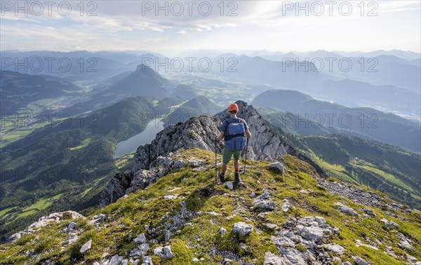 Mountaineers at the summit of the Scheffauer