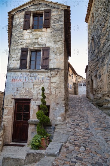 In the alleys of Lacoste