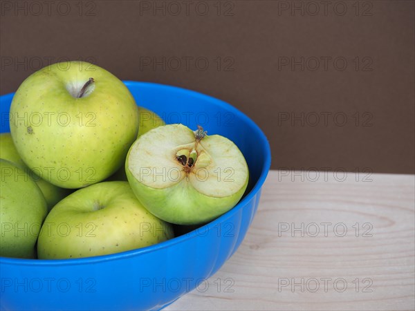 Granny Smith apple fruit food in bowl