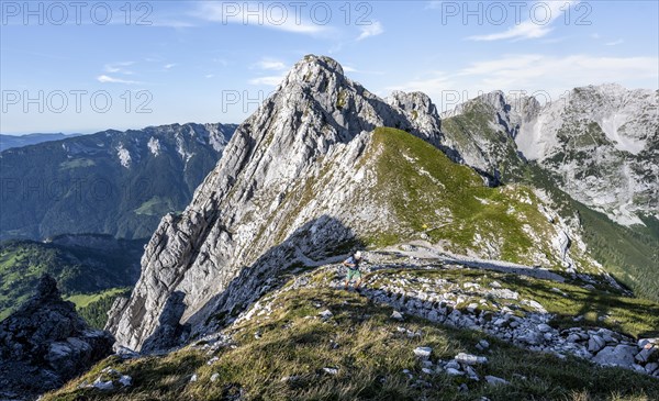 Mountaineers ascending the Scheffauer