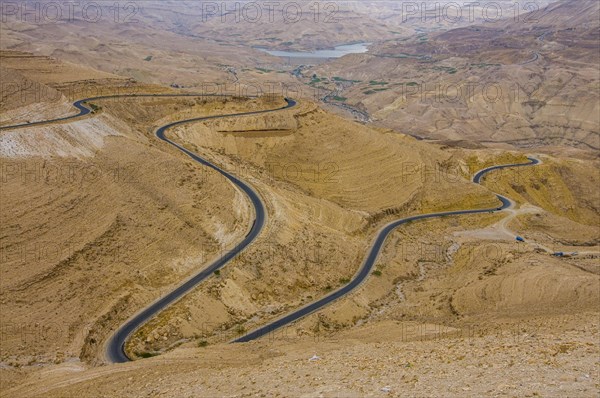 Serpentine Road in King's Canyon