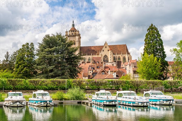 Harbour of Dole with houseboats of the rental company Nicols at the Rhine-Rhone-Canal