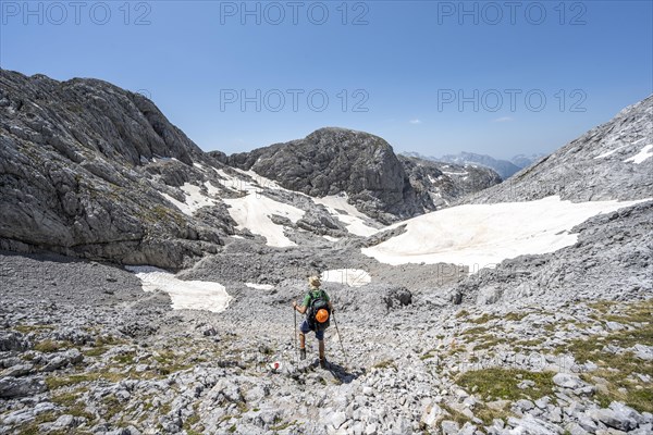 Mountaineers crossing from Hoher Goell to Hoher Brett