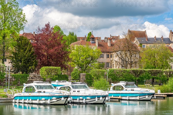 Port of Dole with houseboats of the rental company Nicols