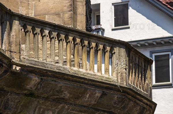 Balustrade an der Aussenfassade der Stiftskirche St. Georg in Tuebingen