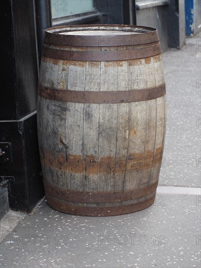 Wooden barrel cask
