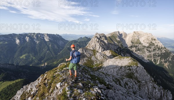 Mountaineers at the summit of the Scheffauer