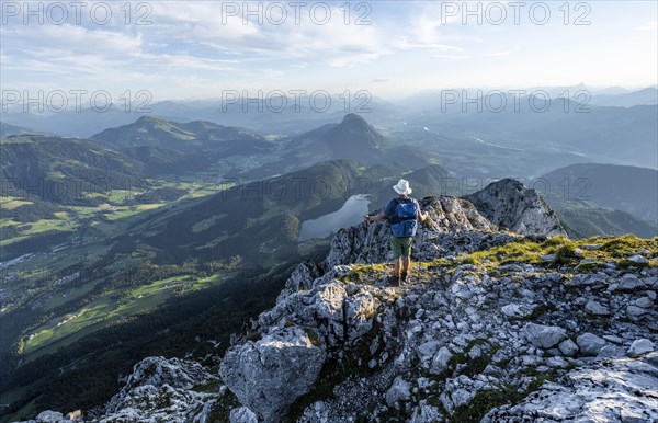 Mountaineers at the summit of the Scheffauer