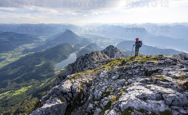 Mountaineers at the summit of the Scheffauer