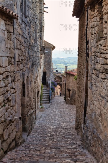 In the alleys of Lacoste