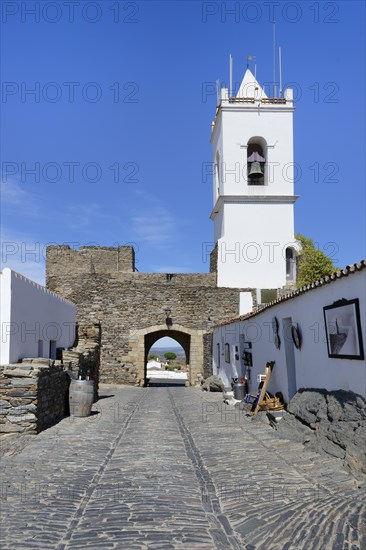 Arched Alcoba gate